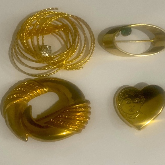 Lot of Vintage Gold Tone Brooches - Picture 1 of 7